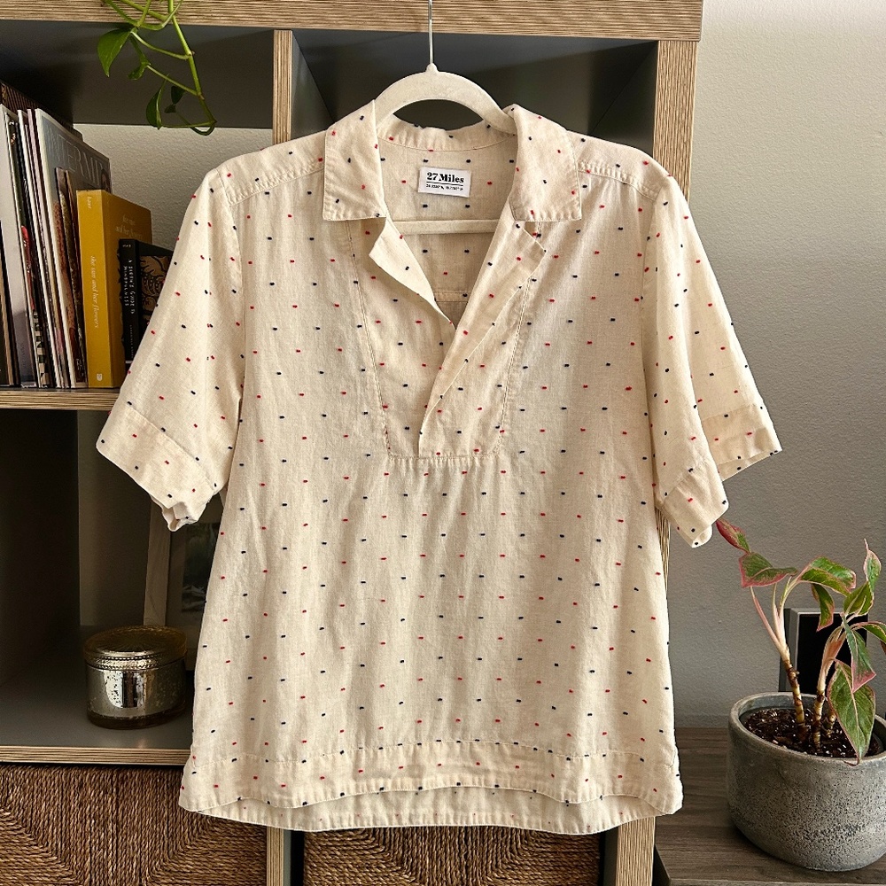 27 Miles Light Cream Collard Shirt with Red and Navy Blue Speckled Yarn